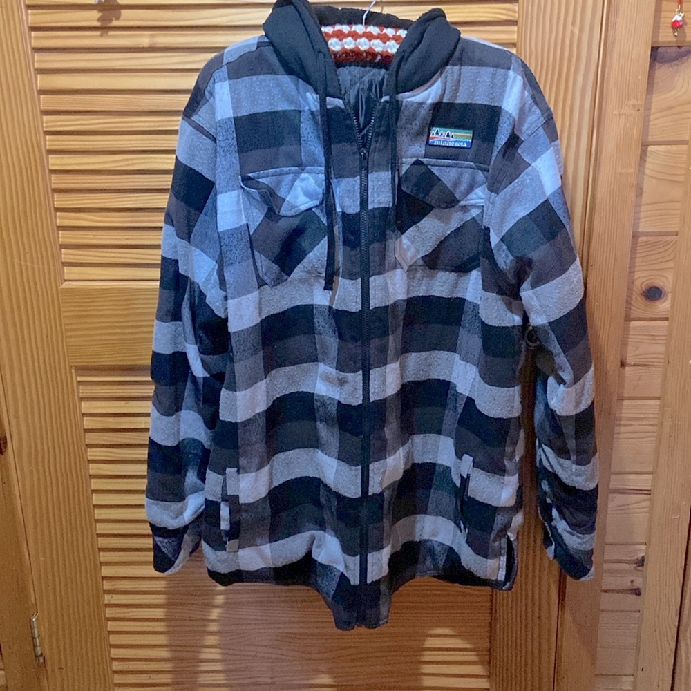 Quilted Flannel Hoodie.  Men’s 2X, black/white plaid.